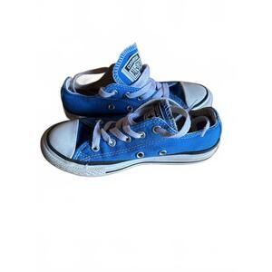 Classic Blue Converse All Star Sneakers - Timeless Cool on Your Feet